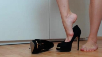 13 HEELS AUF MEINEN FÜSSEN