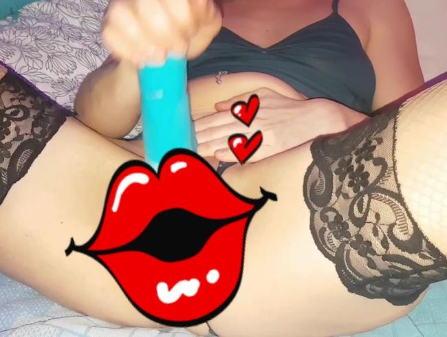 Arielles Perlenstring zerfickt und die Venusmuschel mit Perlenvibrator massiv zum Aussaften gebracht