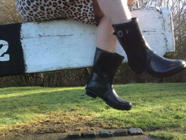 Arikajira Black Wellies Outside Fetish 5