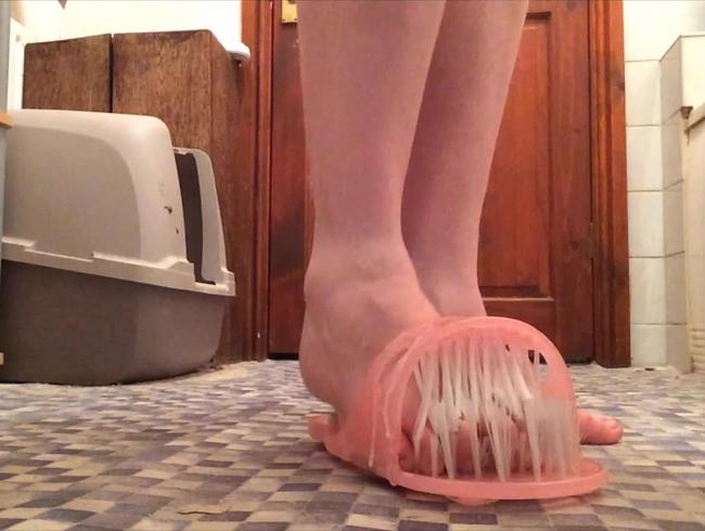 Arikajira Foot Fetish Feet Scrubber Clean Piggies