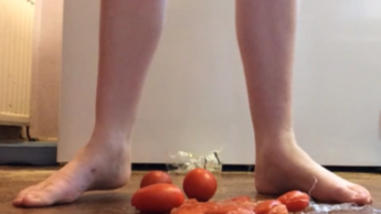 Arikajira Tomato Crush Food Splosh BBW Foot Fetish