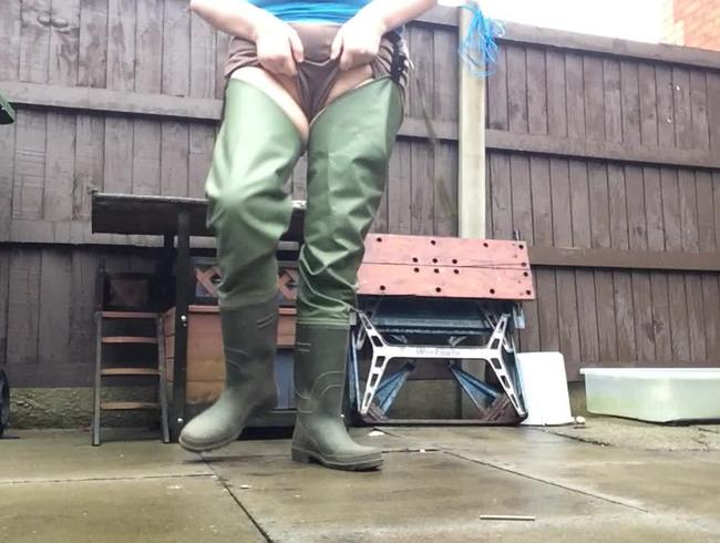 Arikajira Waders Wellies BBW Show Off 1