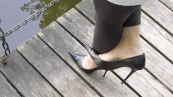 Black Stiletto Pumps walking Teil 2