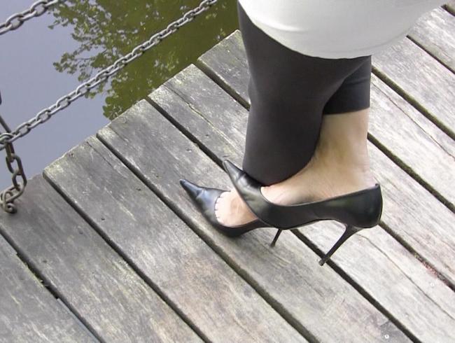 Black Stiletto Pumps walking Teil 2