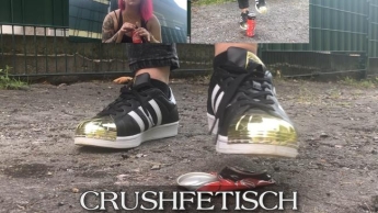 Crushfetisch mit Dose