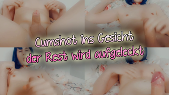 Cumshot ins Gesicht der Rest wird aufgeleckt