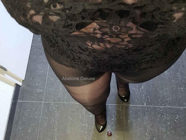 Der Schokokuss muss leiden – Trempling in Nylons & Heels