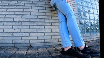 Draußen meine blaue Jeans eingepisst ;)