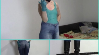 Dreifache Pisse in Jeans und Latex-Badeanzug