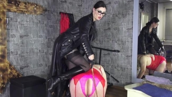 Erziehung der Sissy Schlampe: spanking