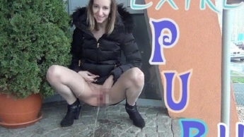 Extrem Public Piss