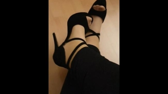 Fußanbetung in HighHeels