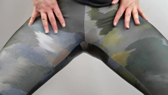 Hautenge Leggins geil eingepisst