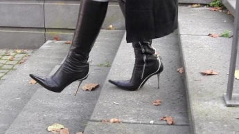 Heelsmaus auf Stiletto Boots on tour Teil 3