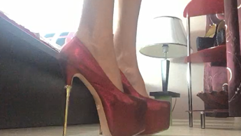 High Heels gehen und zeigen! 3 Paare