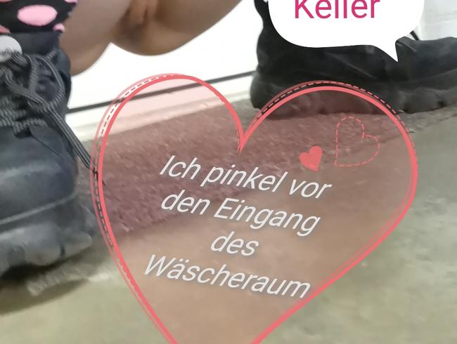 Ich pinkel vor den Eingang im wäscheraum