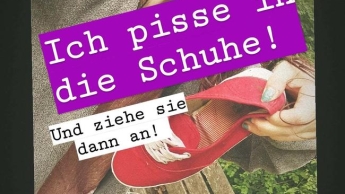 Ich pisse in meine Schuhe und ziehe sie an