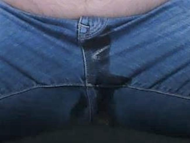 In die Jeans gepisst