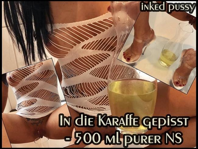 In die Karaffe gepisst