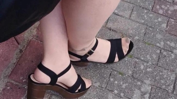 Kleiner Spaziergang in Heels