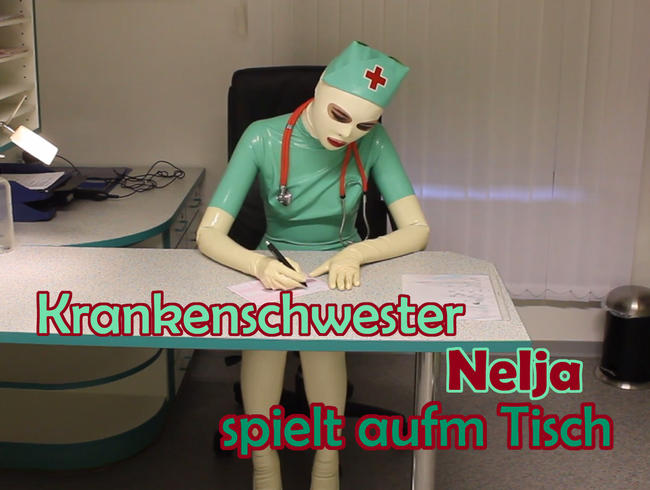 Krankenschwester Nelja spielt aufm Tisch ;)