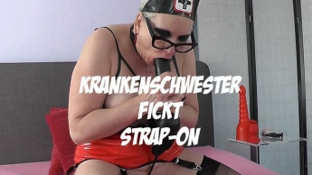 Krankenschwester fickt Strap-On