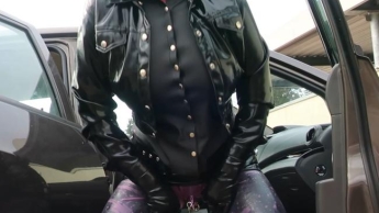 Latex Pierced Huge Boobs Doll im Catsuit, Microskirt Purple Catsuit, Strümpfe Butt Plug in P1