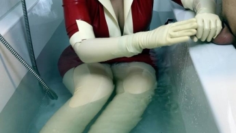 Latex Sprechstunde in der Badewanne