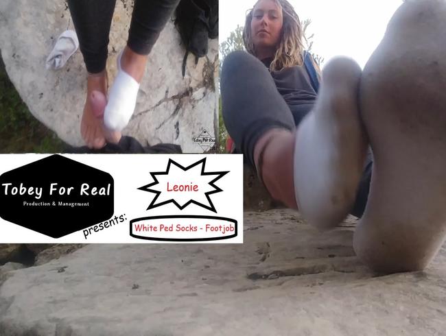 Leonie – White Ped Socks – Footjob / Sockjob