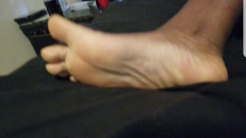 Lick my feet suck on my toes