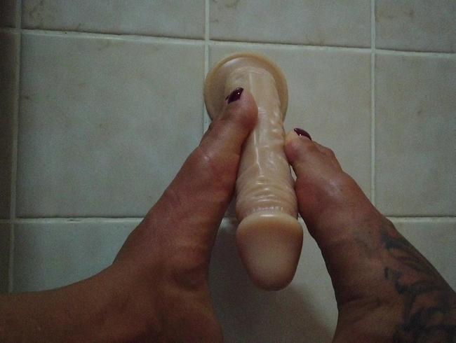 MEIN ERSTES FUßVIDEO!!! DREHPARTNER FÜR FOOTJOB GESUCHT! TEASE