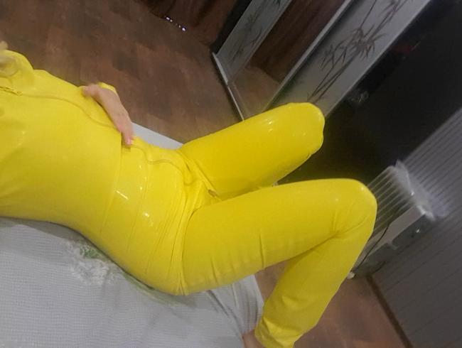 Mein neon neuer echter LaTeX Jumpsuit! Ich stecke einen Pflug in meinen Arsch! xxxx