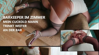 Mit dem Barkeeper im Zimmer, mein cuckold Mann trink an der Bar