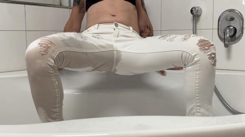 NATURSEKT ACTION!! WIE ICH MIR IN MEINE WEISSE JEANS HOSE PISSE!!