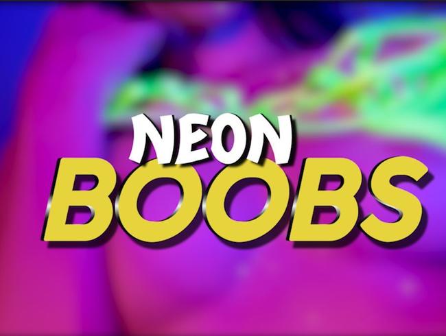 Neon PART 1 / My boobs on the disco