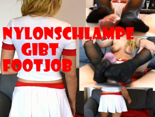 Nylonschlampe gibt Footjob! 1.Teil