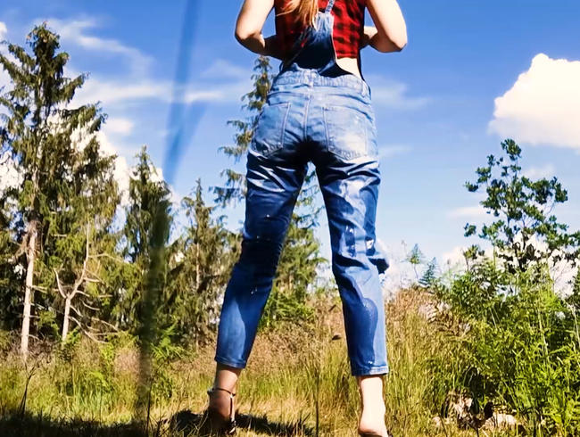 Outdoor Latzhosen Piss