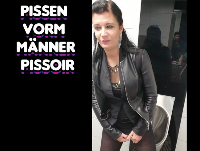 Pissen vorm Männer Pissoir.