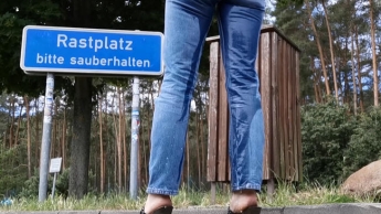 Rastplatz Jeans Benetzung