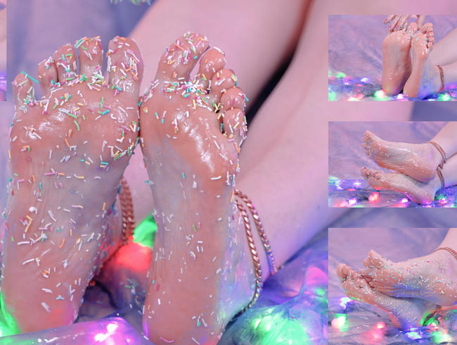 Tasty Foot Fetish And Food Fetisch In One! Candy Feet Size 10 Relax on the Party