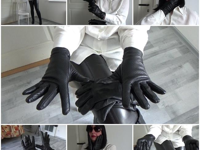 Two pairs of short leather gloves for my slave