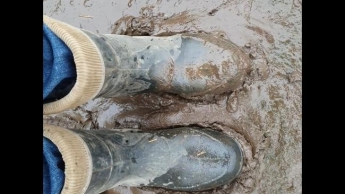 Userwunsch bisschen im Matsch mit den Gummistiefeln istampfen