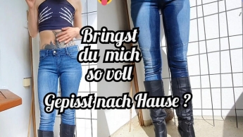 Versauter Jeans Stiefel Piss auf fremden Balkon.