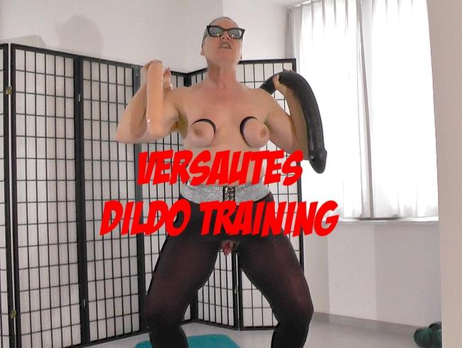 Versautes Dildo Training