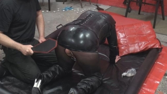 W Session Teil3 WAHNSINN 400 Schläge auf den Latexarsch