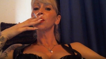 W*chsanleitung von Dominatrix Dajana mit PP und Smoking