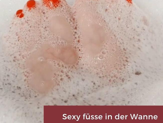 Wunderschöne Füsse in der Wanne