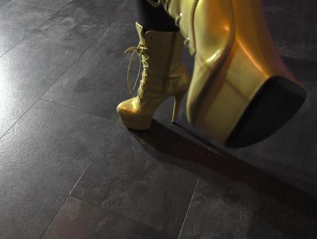 goldene Plateaustiefel