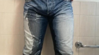 in die Jeans gepisst