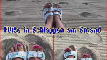 Füße in Schlappen am Strand